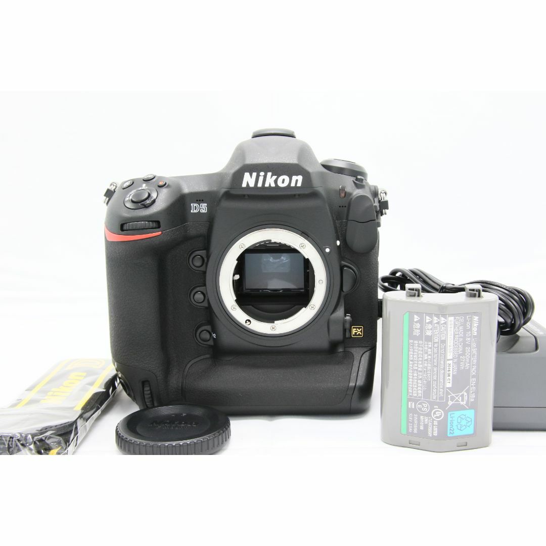 ほぼ新品】Nikon D5 ボディ《S数僅か945枚、バッテリー劣化なし