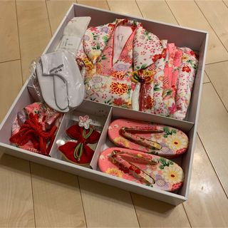 新品　女の子 七五三 3歳 被布 着物セット ピンク　ねじりうめ(和服/着物)