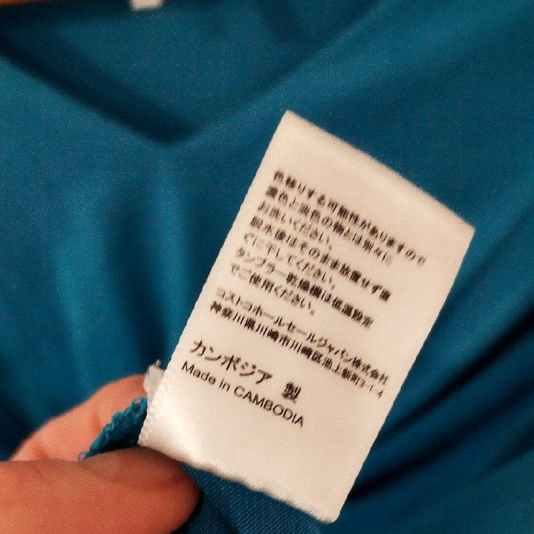 エメラルドグリーン　レディース　トップス　前リボン柄　伸びよい　中古 メンズのトップス(Tシャツ/カットソー(半袖/袖なし))の商品写真