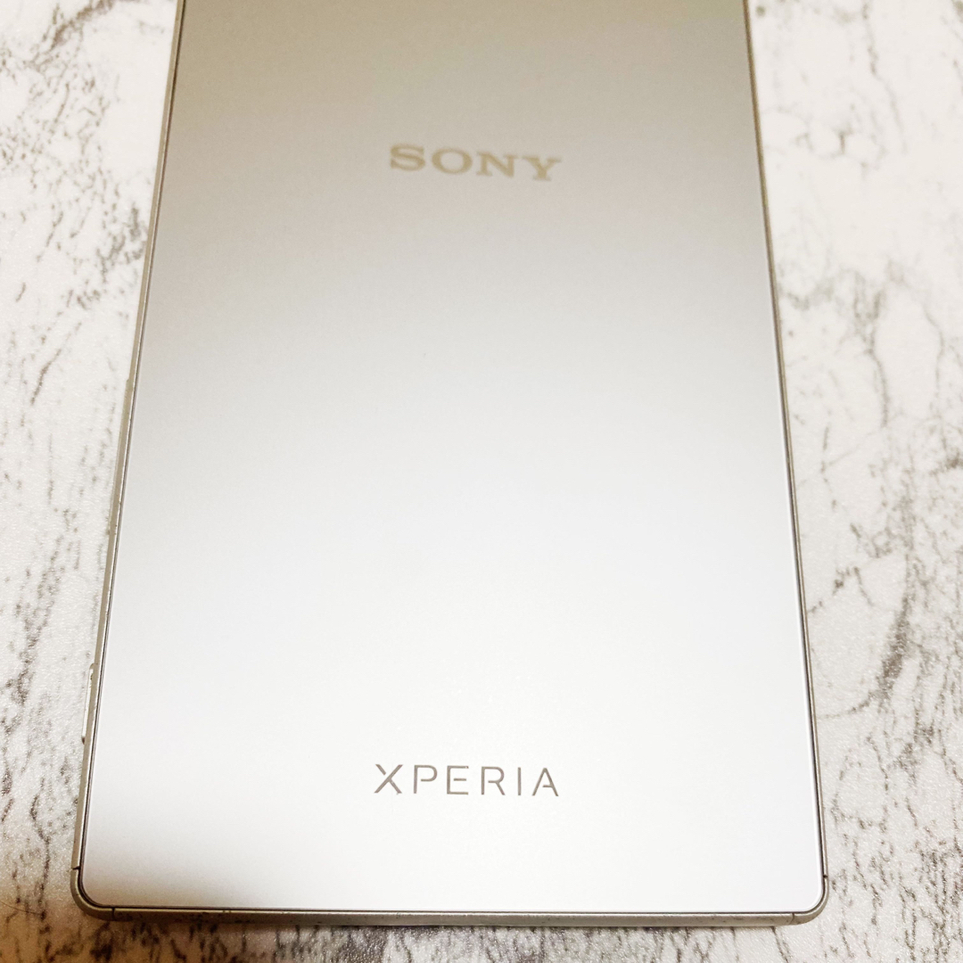 Xperia(エクスペリア)のXperia Z5 スマホ/家電/カメラのスマートフォン/携帯電話(スマートフォン本体)の商品写真