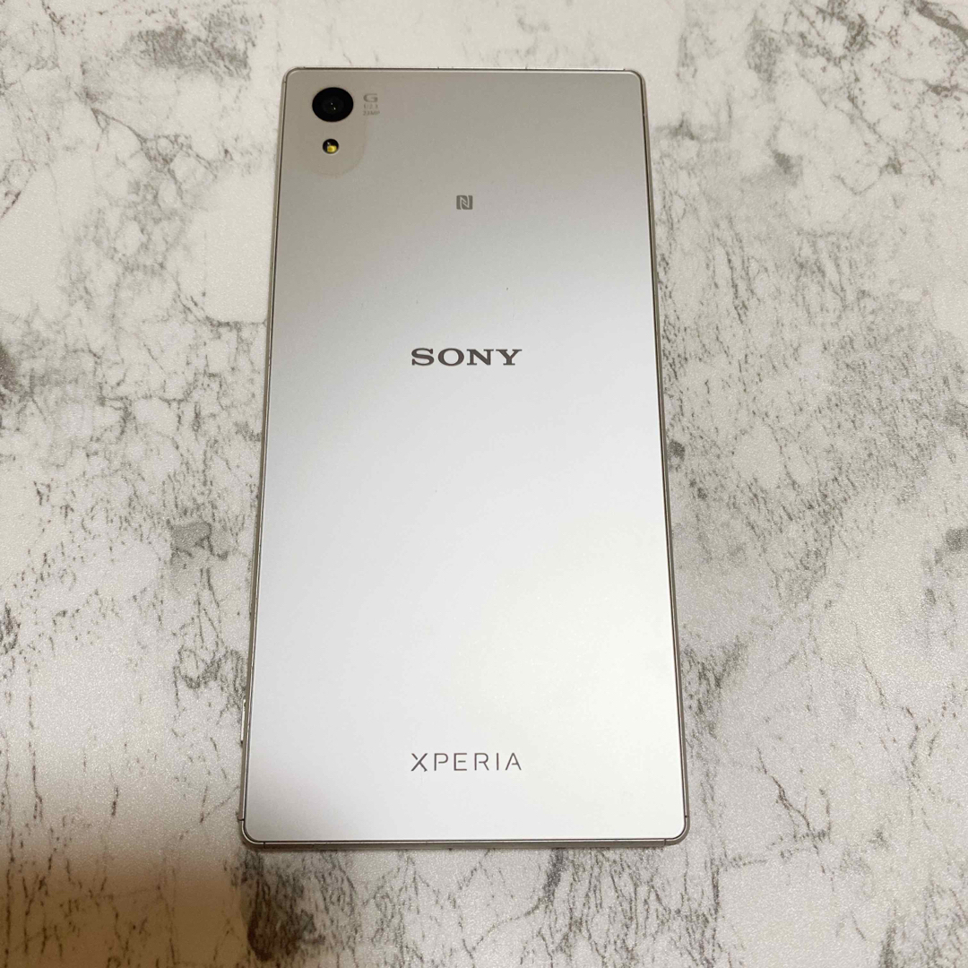 Xperia(エクスペリア)のXperia Z5 スマホ/家電/カメラのスマートフォン/携帯電話(スマートフォン本体)の商品写真