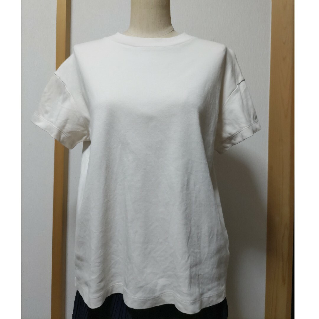 GU(ジーユー)のジーユー Tシャツ レディースのトップス(シャツ/ブラウス(半袖/袖なし))の商品写真
