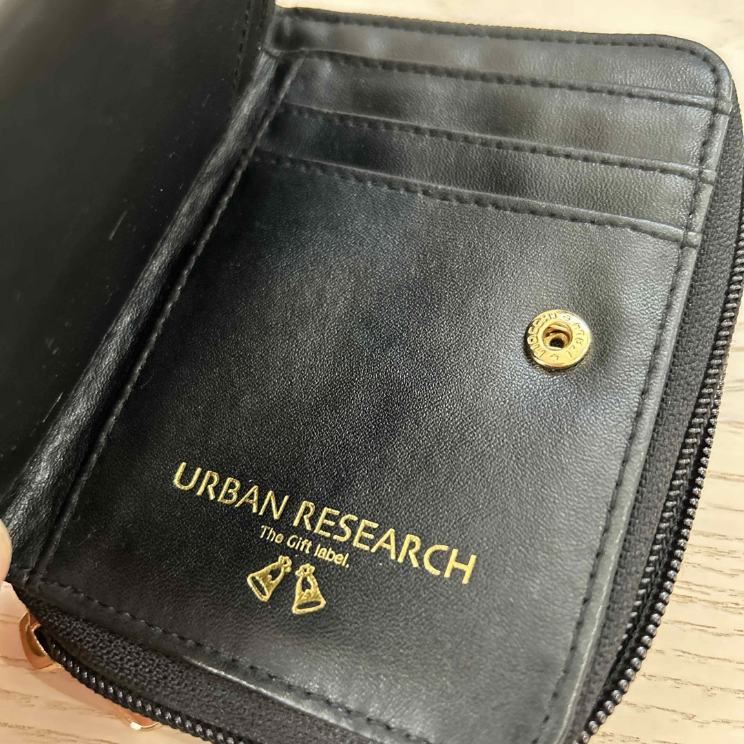 URBAN RESEARCH(アーバンリサーチ)のURBAN RESEARCH 二つ折り財布　中古 レディースのファッション小物(財布)の商品写真