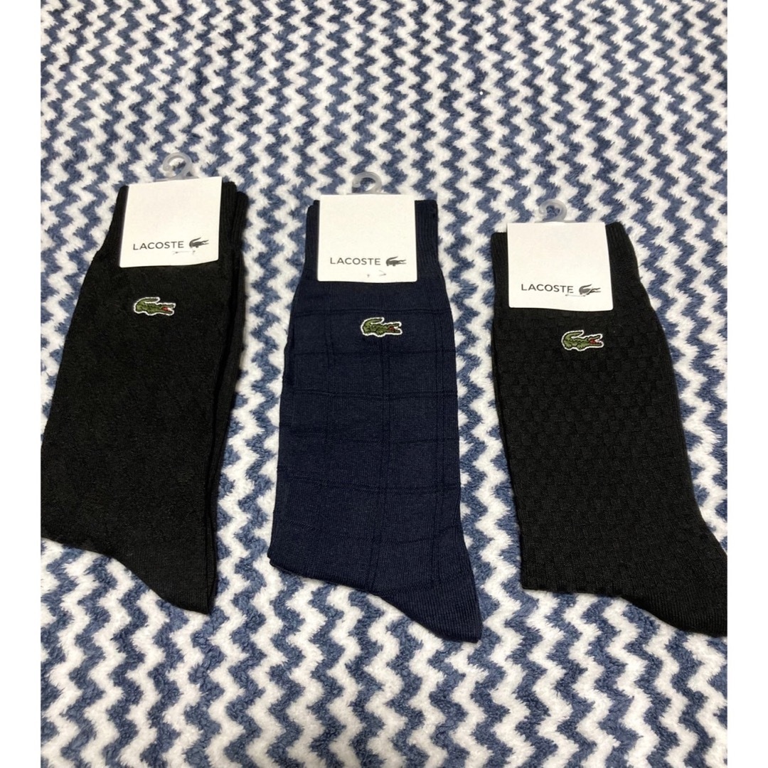 ★大特価★ 新品LACOSTEの靴下 3足 ネイビー　黒 メンズのレッグウェア(ソックス)の商品写真