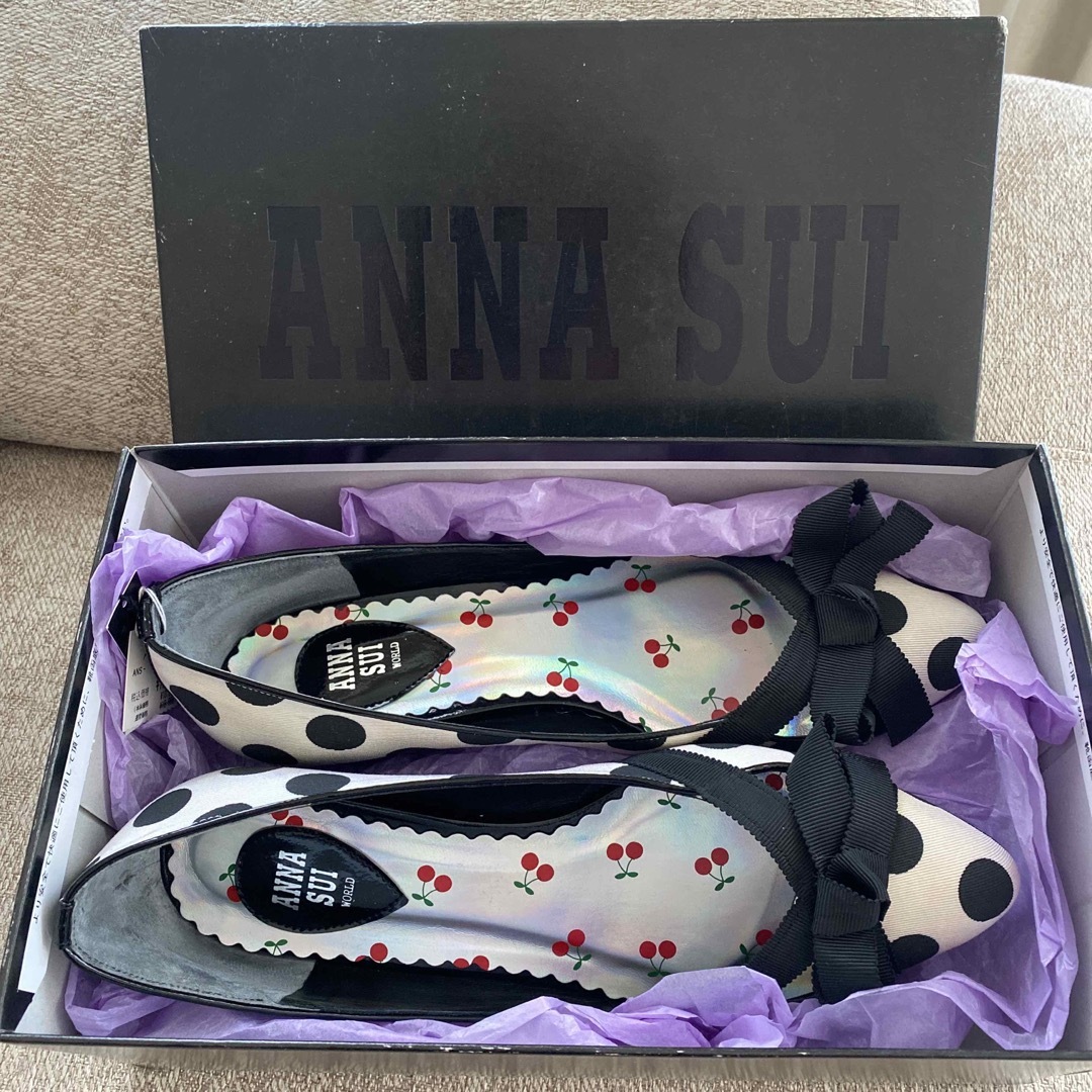 ANNA SUI(アナスイ)のANNA SUI パンプス　タグ付き　室内で試し履きのみ レディースの靴/シューズ(ハイヒール/パンプス)の商品写真