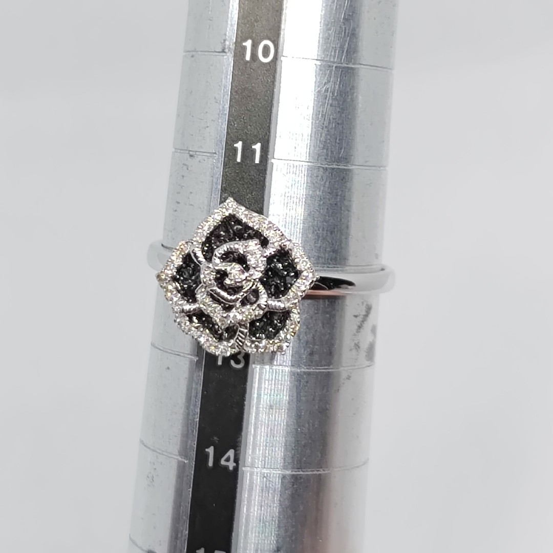 K18WGダイヤモンドリング　ブラックローズリング レディースのアクセサリー(リング(指輪))の商品写真