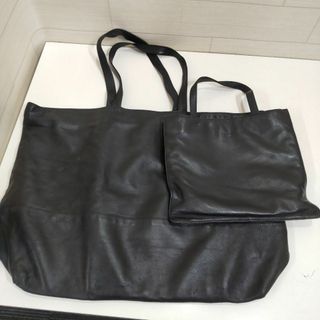 ロエベ(LOEWE)のロエベ　レザー　折りたたみバッグ　収納ミニバッグ付き　黒　SJ123(トートバッグ)