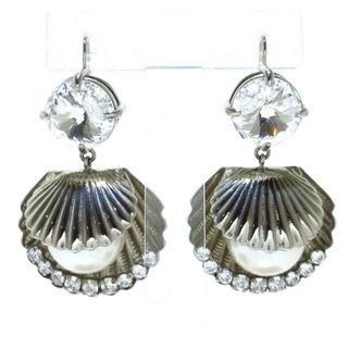 ミュウミュウ ピアス(パール)の通販 36点 | miumiuのレディースを