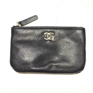 シャネル(CHANEL)のシャネル ポーチ - 黒 シルバー金具 レザー(ポーチ)