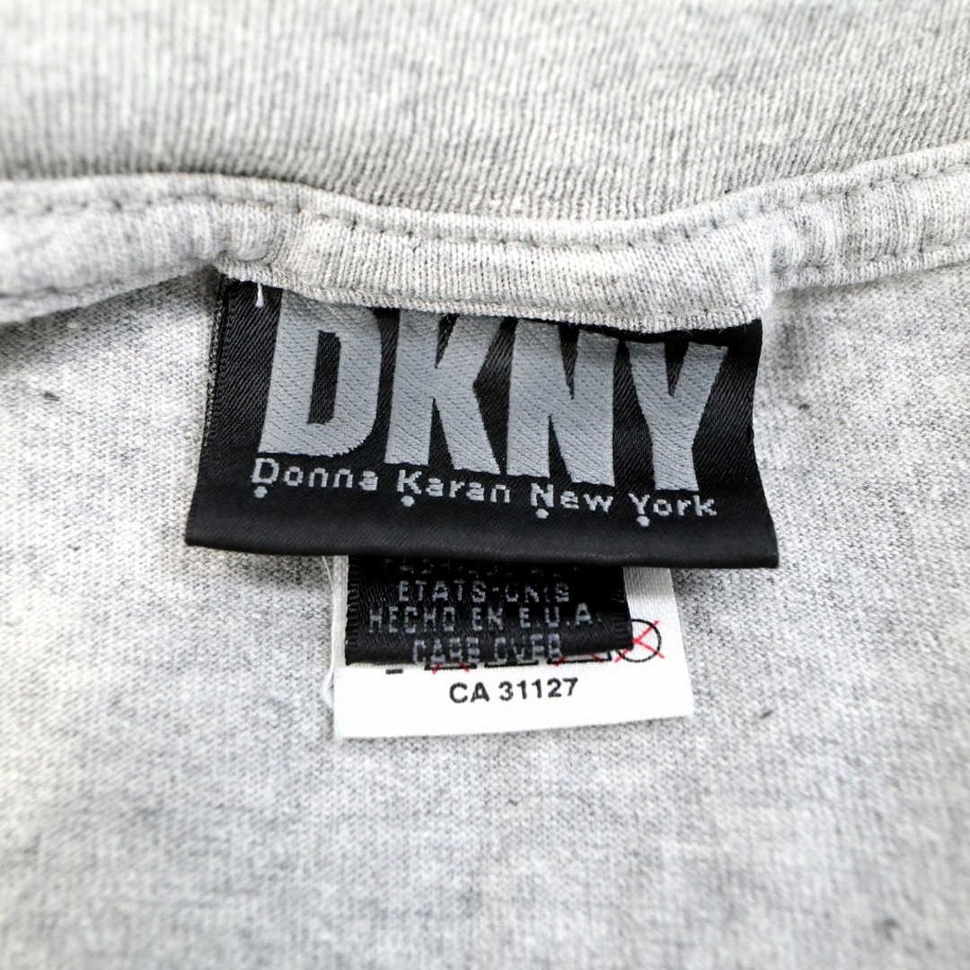 DKNY(ダナキャランニューヨーク)の90年代 DKNY ダナキャラン プリント 半袖Ｔシャツ シングルステッチ グレー (メンズ XL) 中古 古着 O2135 メンズのトップス(Tシャツ/カットソー(半袖/袖なし))の商品写真