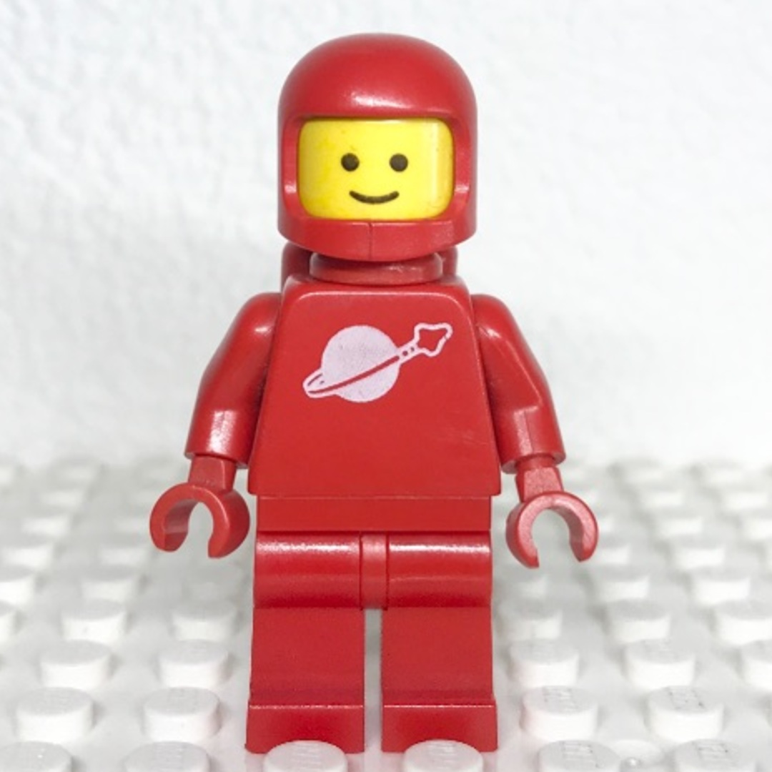 Lego(レゴ)のレゴ  レッド　クラシックスペース　赤　ミニフィグ キッズ/ベビー/マタニティのおもちゃ(知育玩具)の商品写真