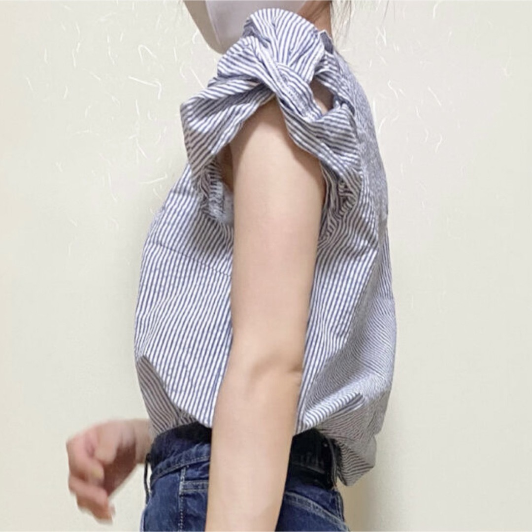 青ストライプ パフスリーブブラウス レディースのトップス(シャツ/ブラウス(半袖/袖なし))の商品写真