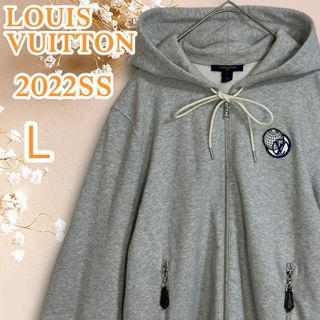 LOUIS VUITTONアルファベットロゴのフード付きパーカーです