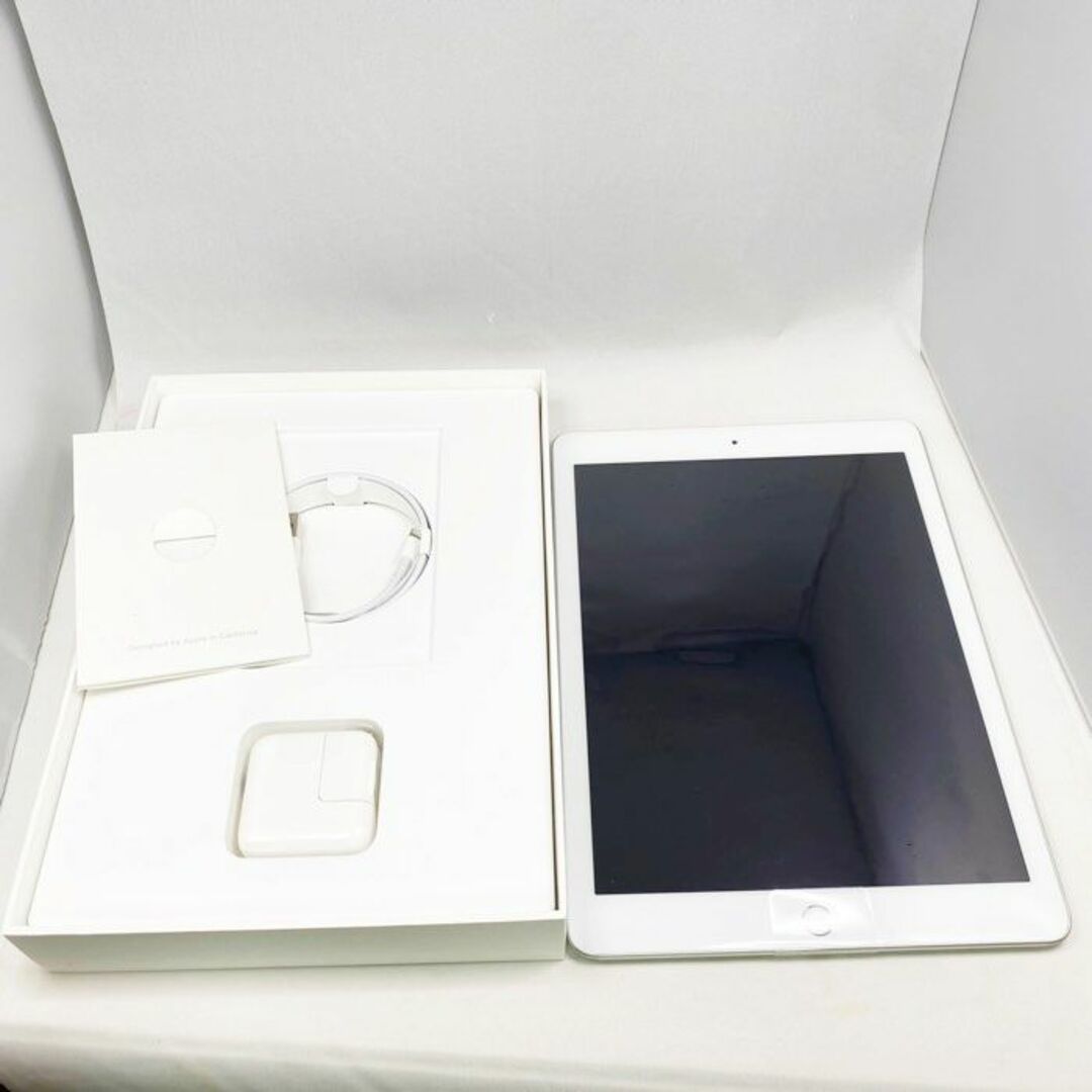 新古品】iPad(第5世代) Wi-Fi 本体 32GB Wi-Fiモデル-