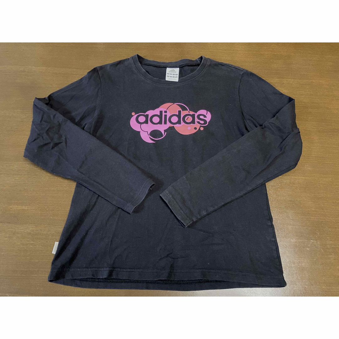 adidas(アディダス)のアディダス　Lサイズ　黒　長袖Tシャツ レディースのトップス(Tシャツ(長袖/七分))の商品写真