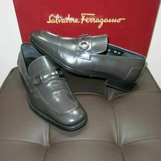 サルヴァトーレフェラガモ(Salvatore Ferragamo)のエッジの効いた色合いが◎フェラガモ|US5.5EE|24㎝|灰色|i1008(ドレス/ビジネス)