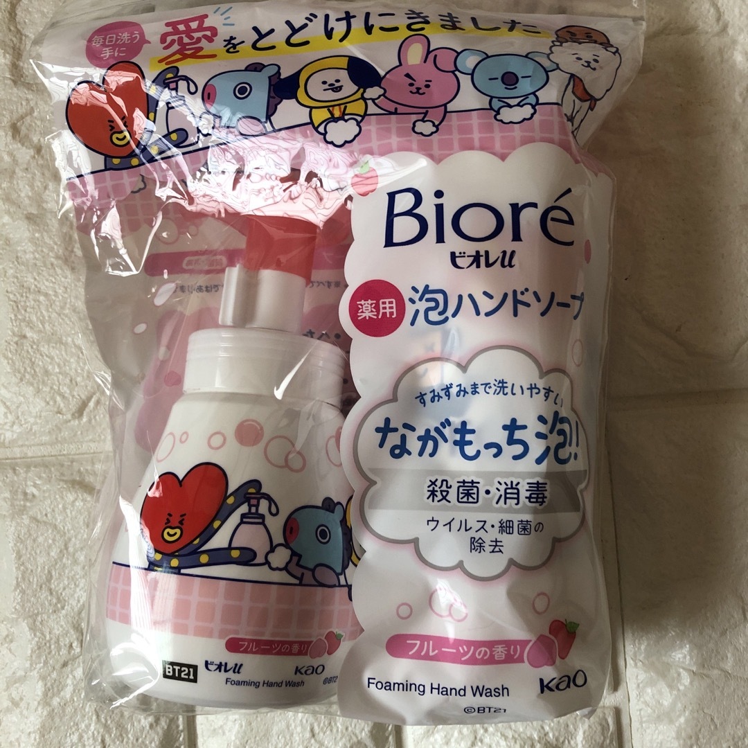 Biore(ビオレ)の【新品未開封　　数量限定】  ビオレu BTSコラボ  薬用泡ハンドソープ コスメ/美容のボディケア(ボディソープ/石鹸)の商品写真