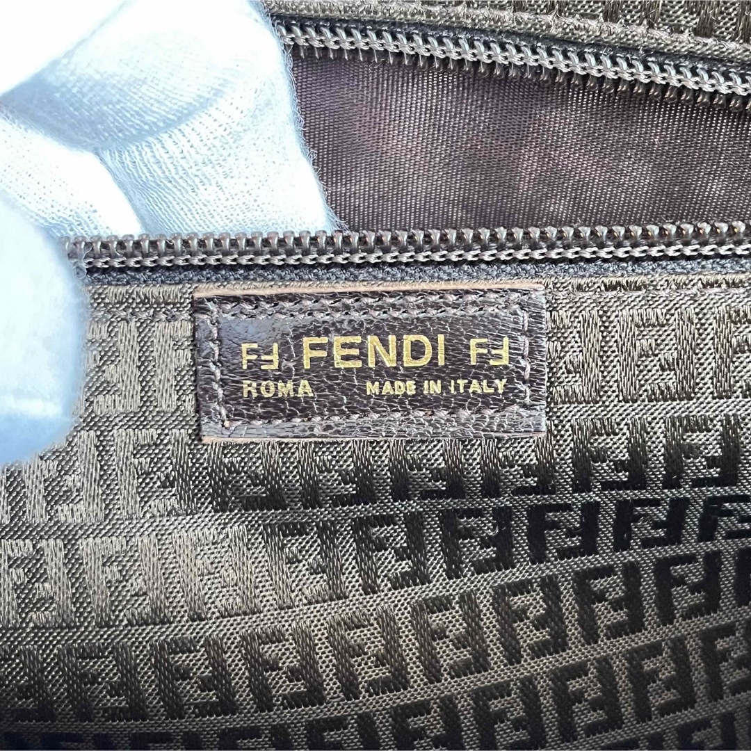 FENDI - 【中古・美品】FENDI フェンディ ショルダーバッグ 内部ズッカ