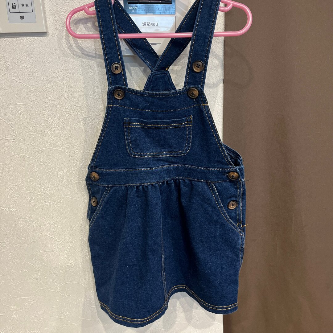 デニムワンピース キッズ/ベビー/マタニティのキッズ服女の子用(90cm~)(ワンピース)の商品写真