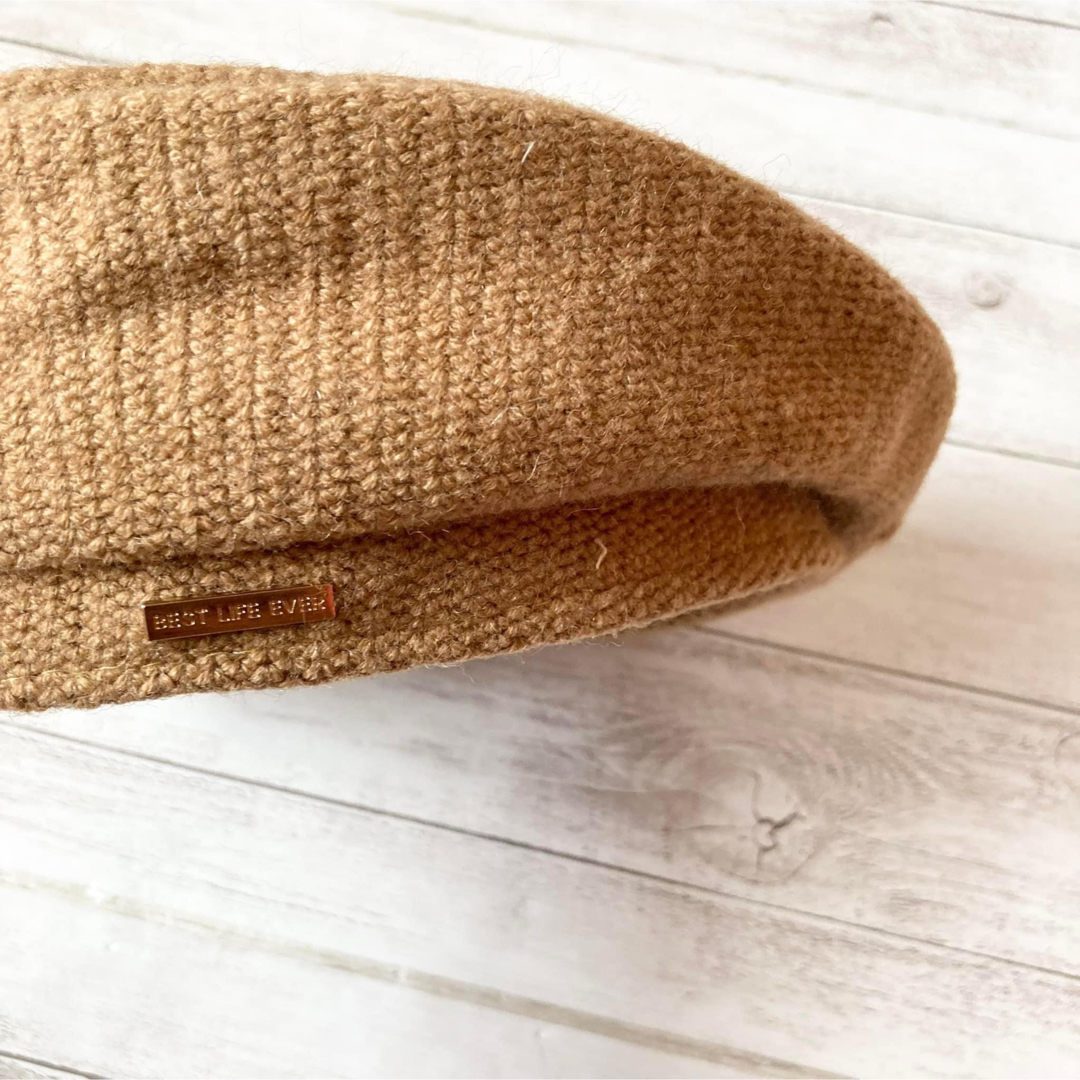 新品 ベレー帽 ブラウン 大人可愛い チャーム付き 春秋冬用 レディースの帽子(ハンチング/ベレー帽)の商品写真