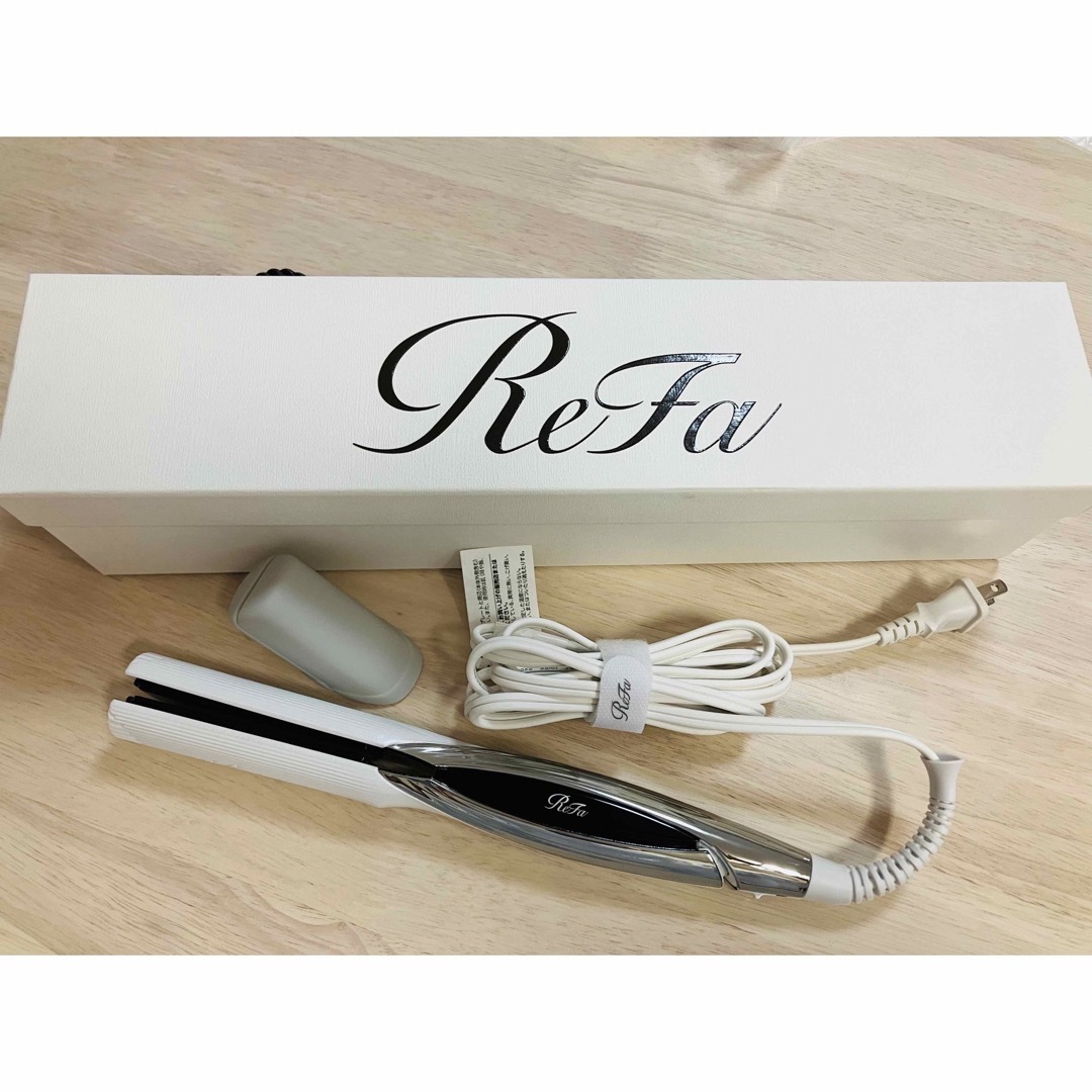 美品✨大人気　Refa ヘアアイロン（キャップ付き）