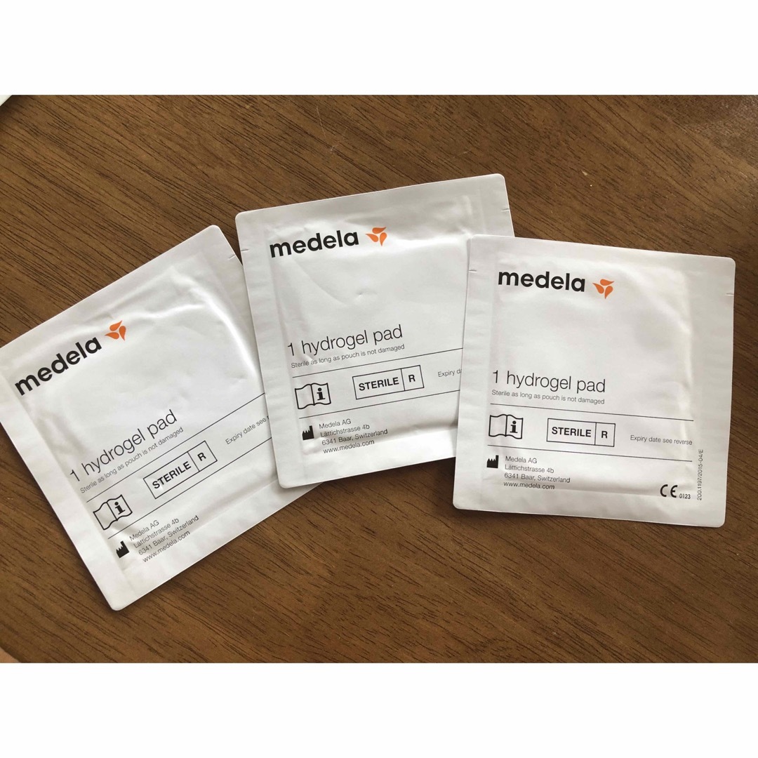 medela(メデラ)のmedela ハイドロジェルパッド　3枚 キッズ/ベビー/マタニティの授乳/お食事用品(その他)の商品写真