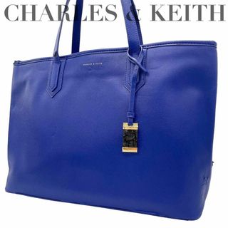 チャールズアンドキース(Charles and Keith)のチャールズアンドキース　トートバッグ　青　ブルー　肩掛け可能　大容量　A4収納(トートバッグ)