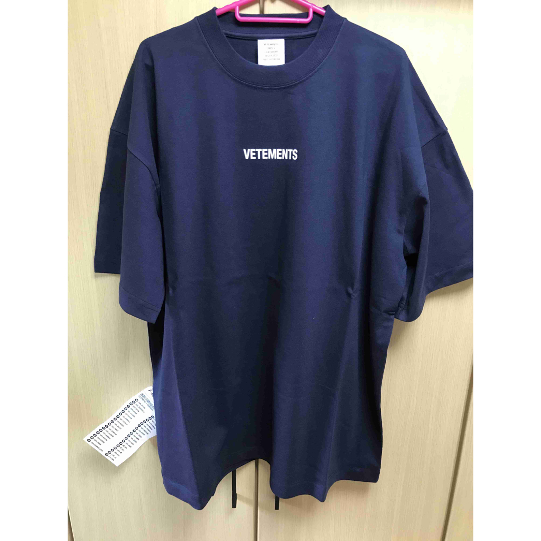 正規新品 19AW VETEMENTS ヴェトモン ビッグタグ Tシャツ-