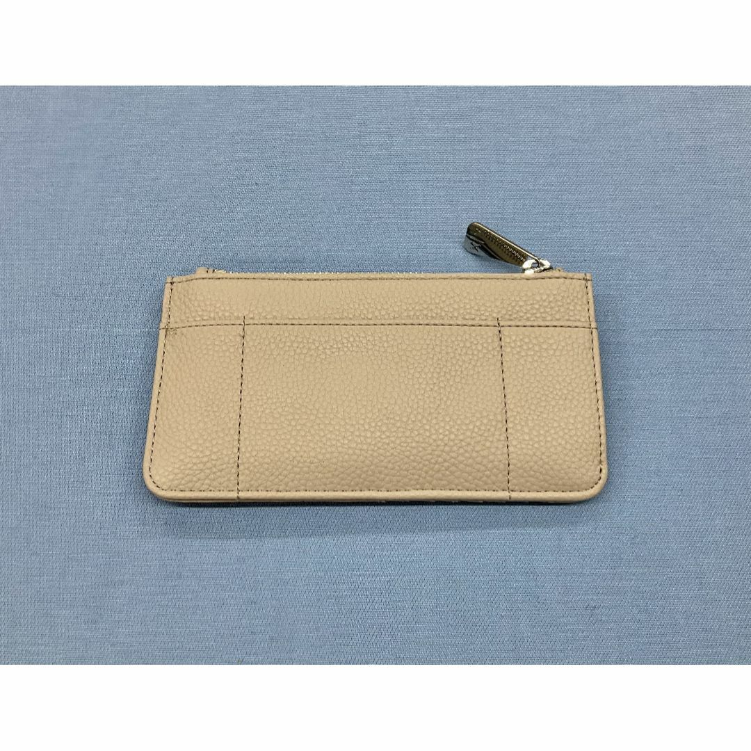 ARMANI EXCHANGE(アルマーニエクスチェンジ)のAX　カードケース 11B22　ベージュ　新品 　アルマーニ　948445 レディースのファッション小物(パスケース/IDカードホルダー)の商品写真