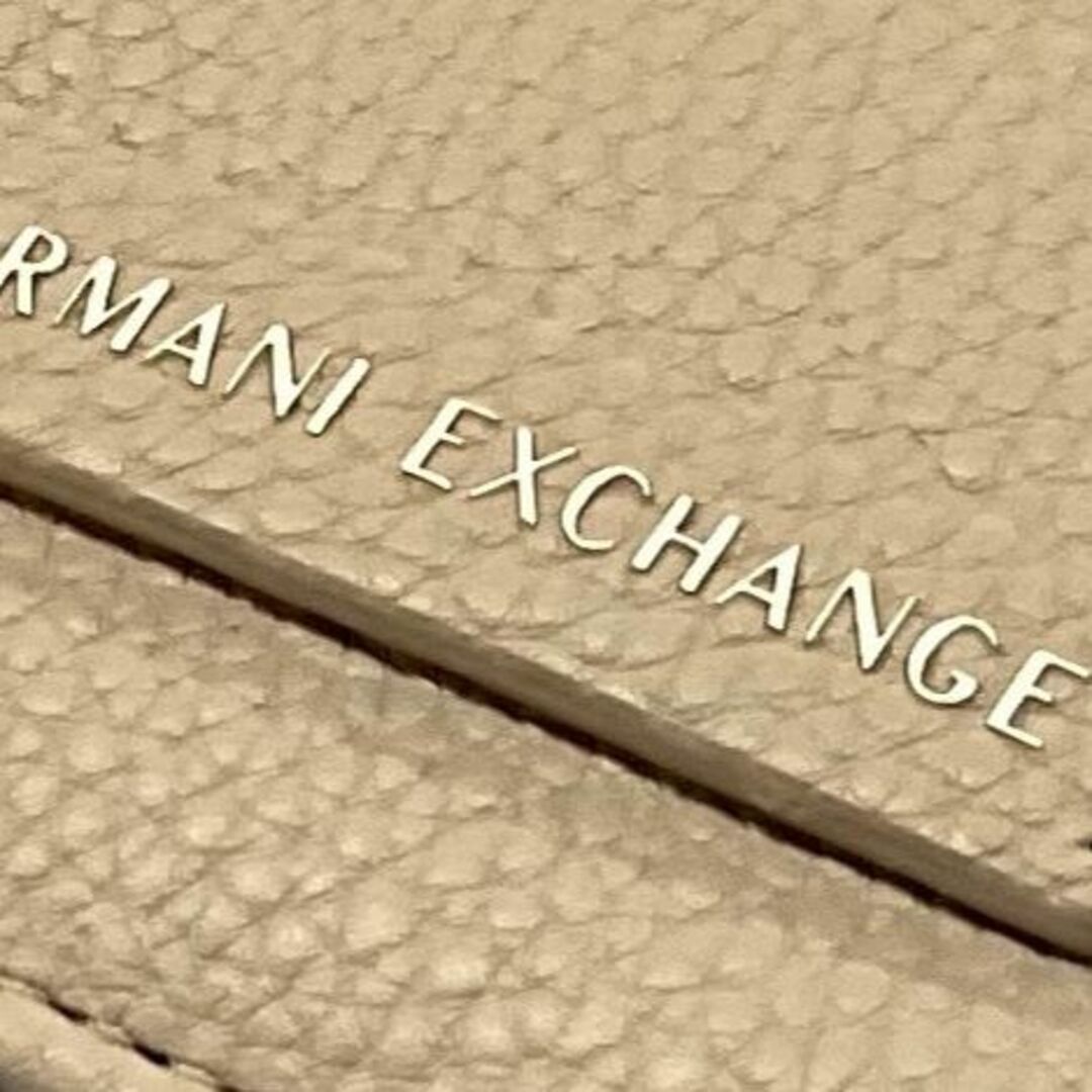 ARMANI EXCHANGE(アルマーニエクスチェンジ)のAX　カードケース 11B22　ベージュ　新品 　アルマーニ　948445 レディースのファッション小物(パスケース/IDカードホルダー)の商品写真