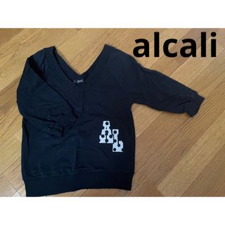 アルカリ(alcali)のアルカリ　Ｖネック　トップス　スウェット生地　黒　ブラック　五分袖　大人かわいい(トレーナー/スウェット)