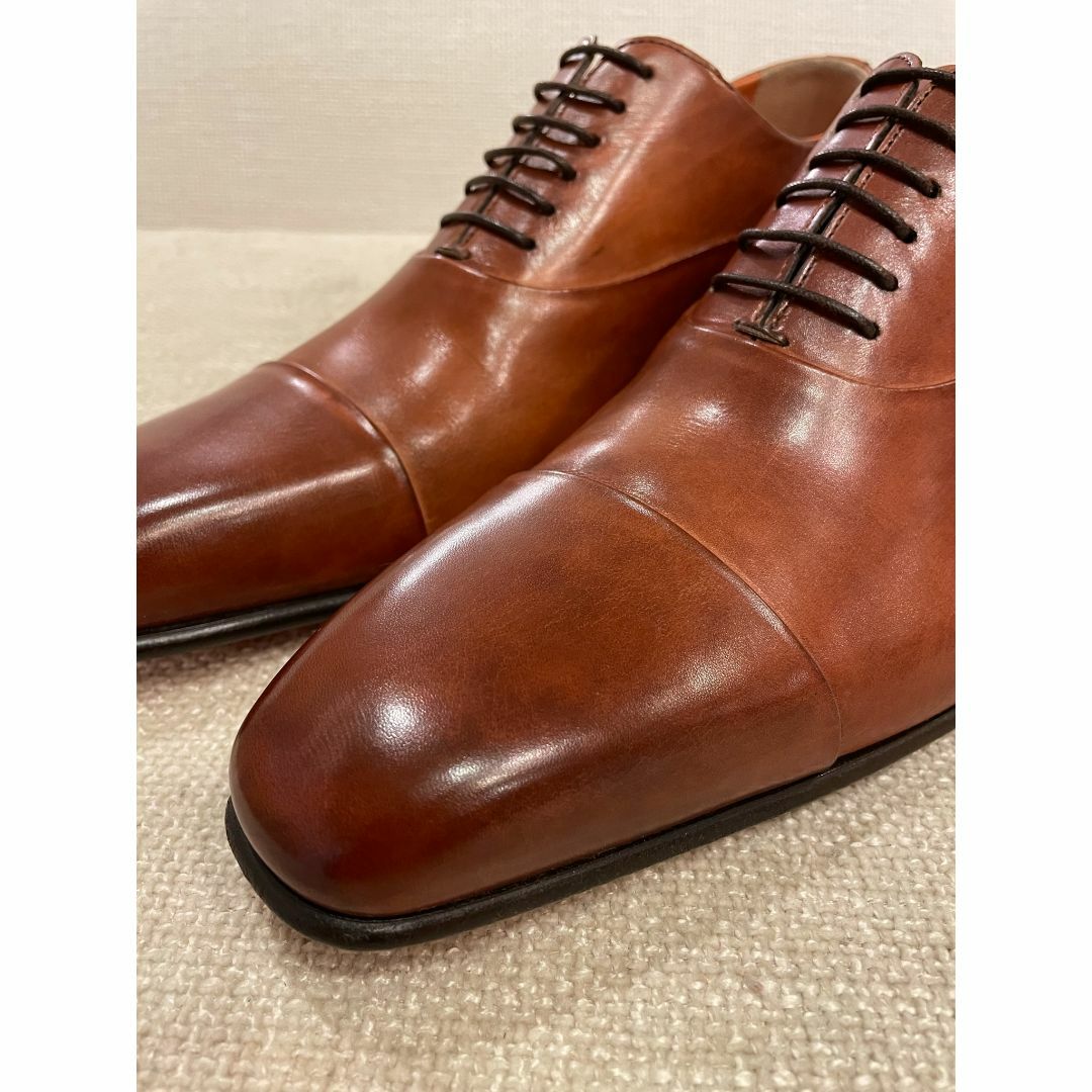 Santoni(サントーニ)の新品 Santoni サントーニ ブラウン レザー シューズ 6 付属品完備 メンズの靴/シューズ(ドレス/ビジネス)の商品写真