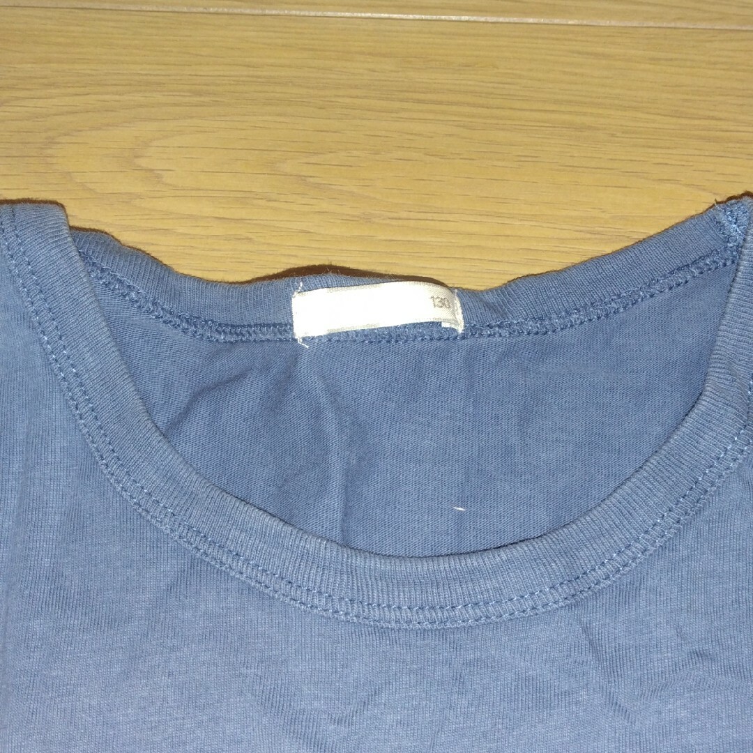 GU(ジーユー)の半袖Tシャツ130 薄群青色 GU　ジーユー キッズ/ベビー/マタニティのキッズ服男の子用(90cm~)(Tシャツ/カットソー)の商品写真