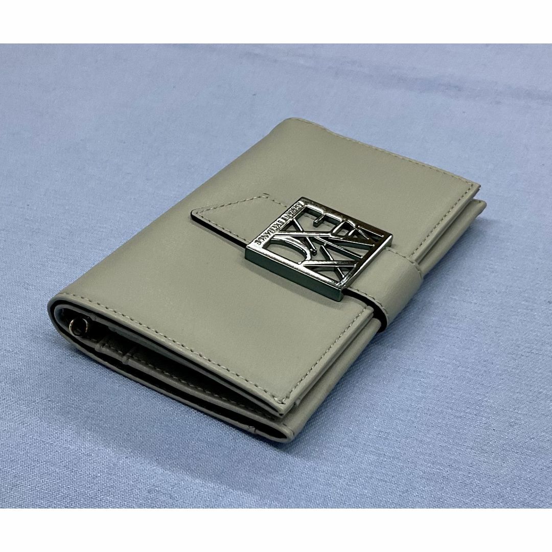 ARMANI EXCHANGE(アルマーニエクスチェンジ)のAX　サイフ 12C22　新品 タグ付　アルマーニ　ロゴバックル　948528 レディースのファッション小物(財布)の商品写真