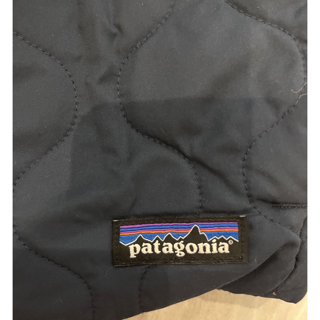 patagonia(パタゴニア)のパタゴニア　キッズ　ダウン　3T キッズ/ベビー/マタニティのベビー服(~85cm)(ジャケット/コート)の商品写真