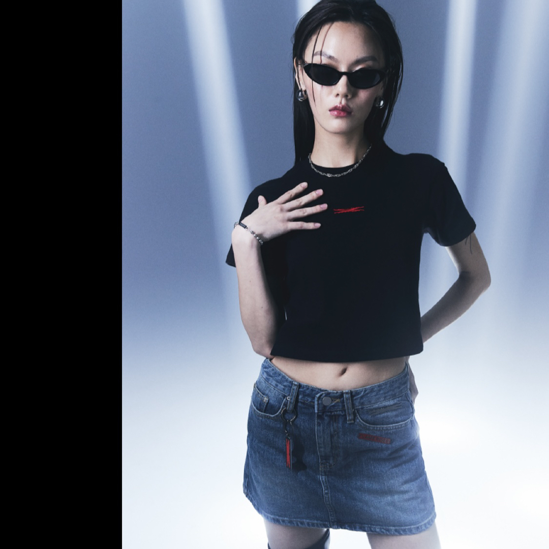 ルセラフィム クロップ Tシャツ Mサイズ - アイドル ルセラフィム クロップ Tシャツ Mサイズ - アイドル