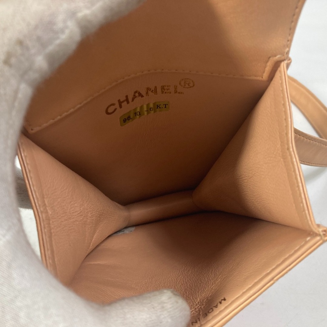 CHANEL(シャネル)のシャネル CHANEL マトラッセ ポーチ キルティング ネックポーチ スマホポーチ 肩掛け ネックショルダー ショルダーバッグ ラムスキン ピンク系 レディースのバッグ(ショルダーバッグ)の商品写真
