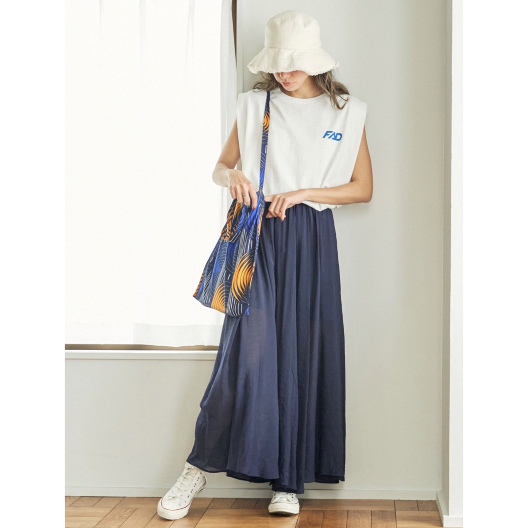 Ungrid(アングリッド)のungrid スリットシアーボリュームスカート　ネイビー レディースのスカート(ロングスカート)の商品写真