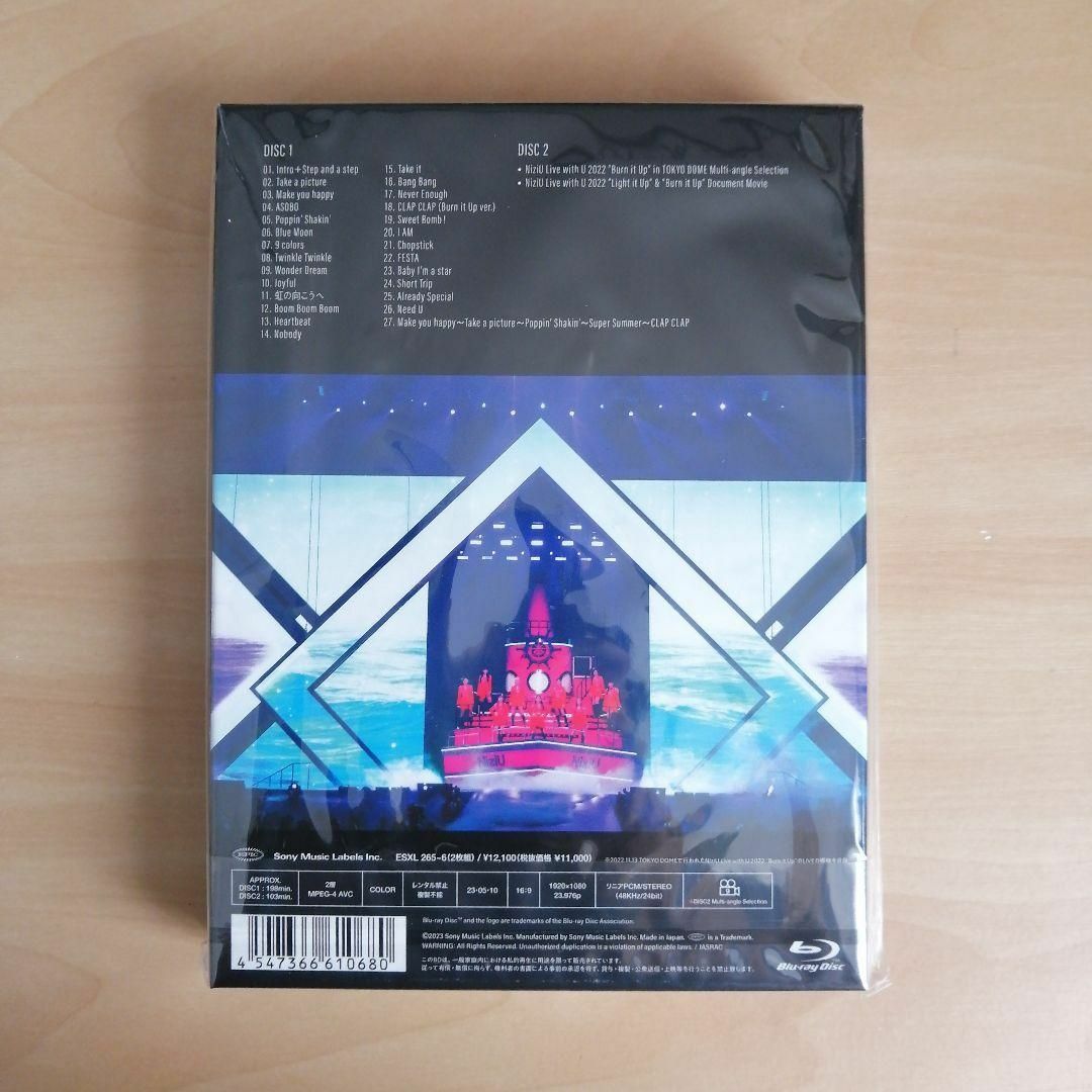 新品★NiziU 2022 Burn it Up 完全生産限定盤 Blu-ray エンタメ/ホビーのDVD/ブルーレイ(ミュージック)の商品写真