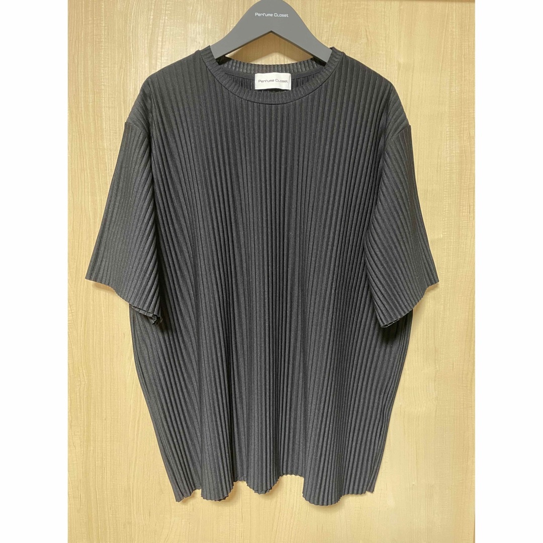 Perfume Closet / Pleats T-shirts / 黒