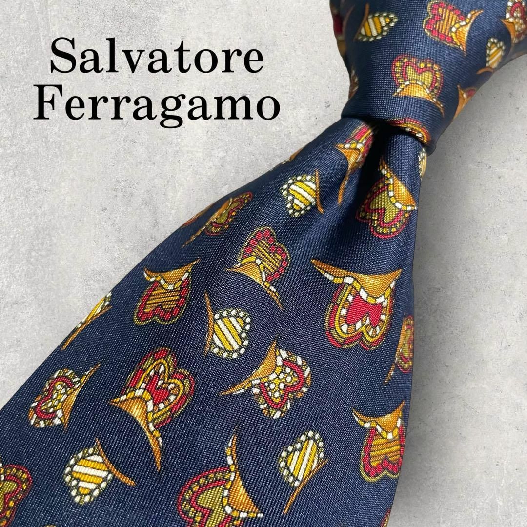 Salvatore Ferragamo - 美品 Salvatore Ferragamo ハート柄 総柄