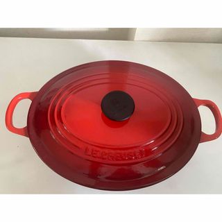 ルクルーゼ(LE CREUSET)のルクルーゼ  シグニチャー ココット・オーバル 25cm チェリーレッド(鍋/フライパン)