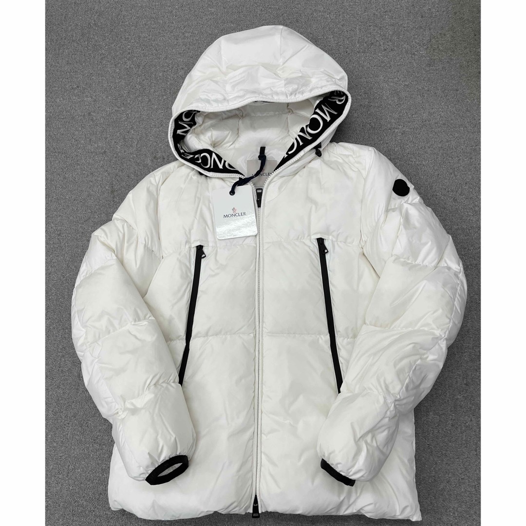 Moncler ダウンジャケット　新品　未使用　タグ付