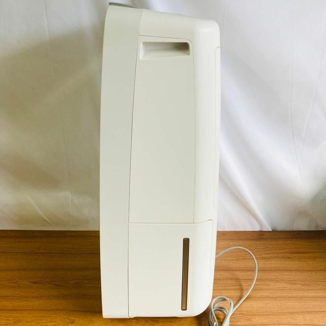 SHARP(シャープ)のシャープ 衣類乾燥機 除湿機  スタンダード 20畳 　21年CV-N180-W スマホ/家電/カメラの生活家電(衣類乾燥機)の商品写真