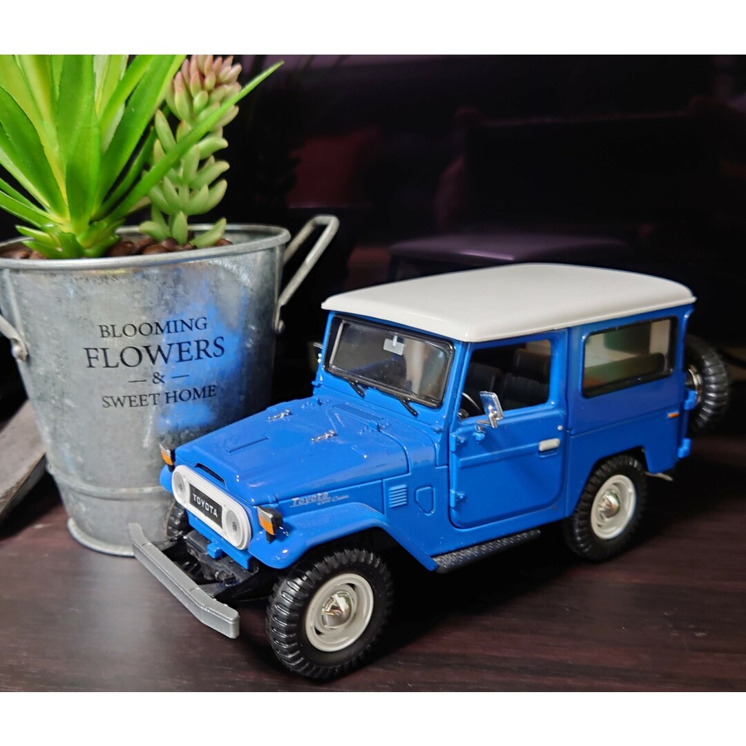 1/24 トヨタ FJ40 ランドクルーザー レッド Toyota FJ40