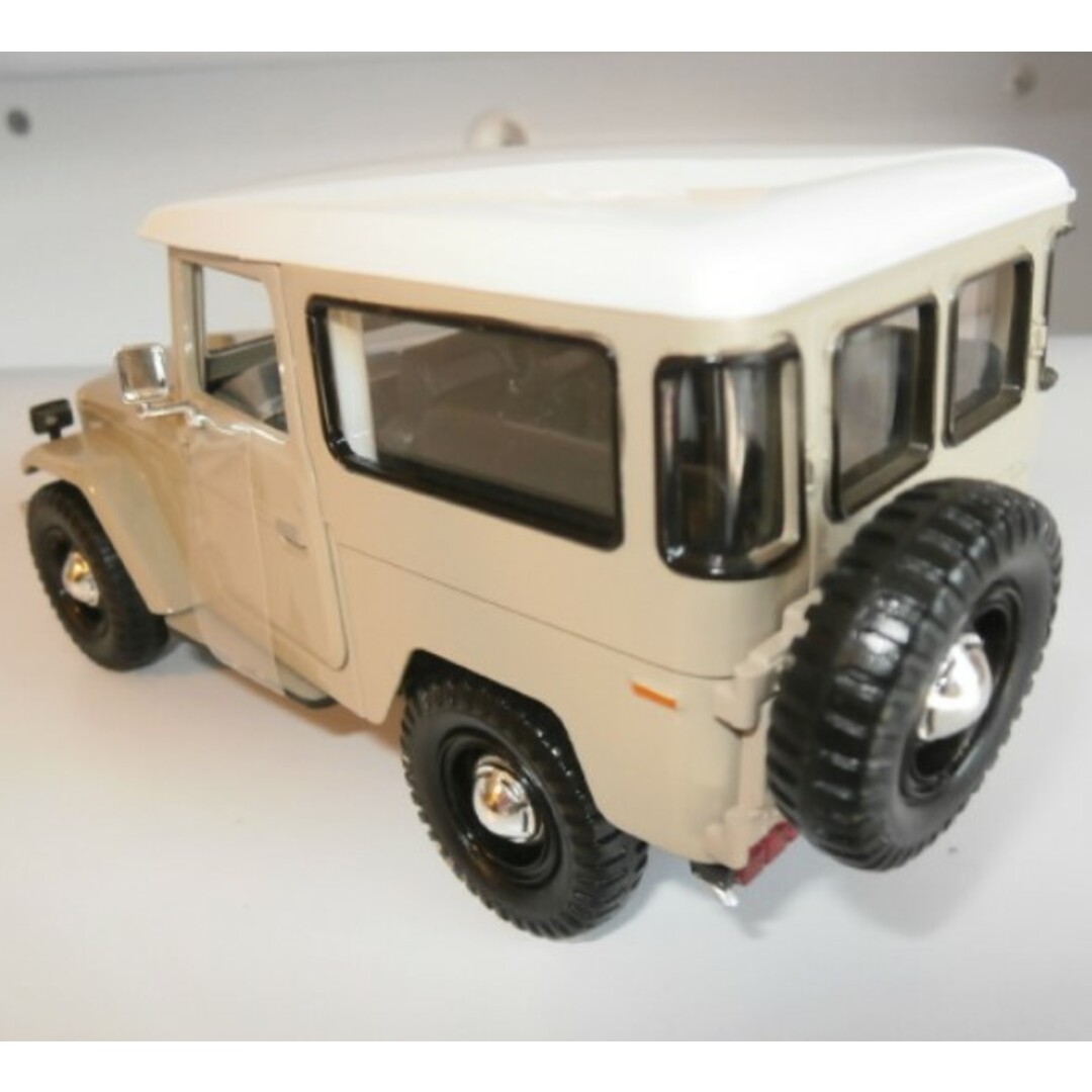 1/24 トヨタ FJ40 ランドクルーザー レッド Toyota FJ40