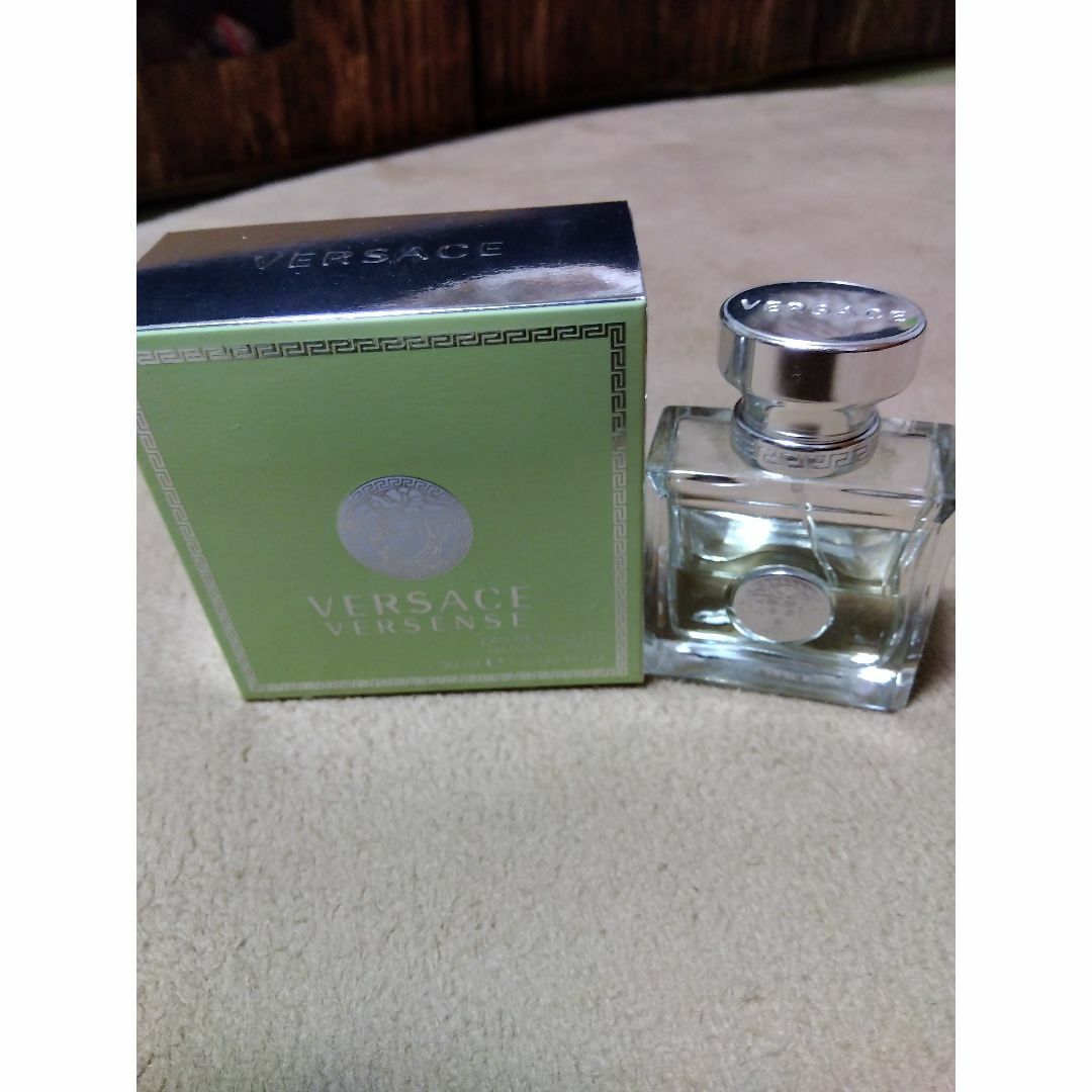 mさん樣専用 VERSACE ヴェルセンス 30ml EDT SP fs 　残半 | フリマアプリ ラクマ