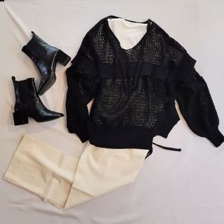 ヘリンドットサイ(HeRIN.CYE)のヘリンドットサイ　Vネックニット　メッシュニット　透かし編み　アシンメトリー　ブ(ニット/セーター)