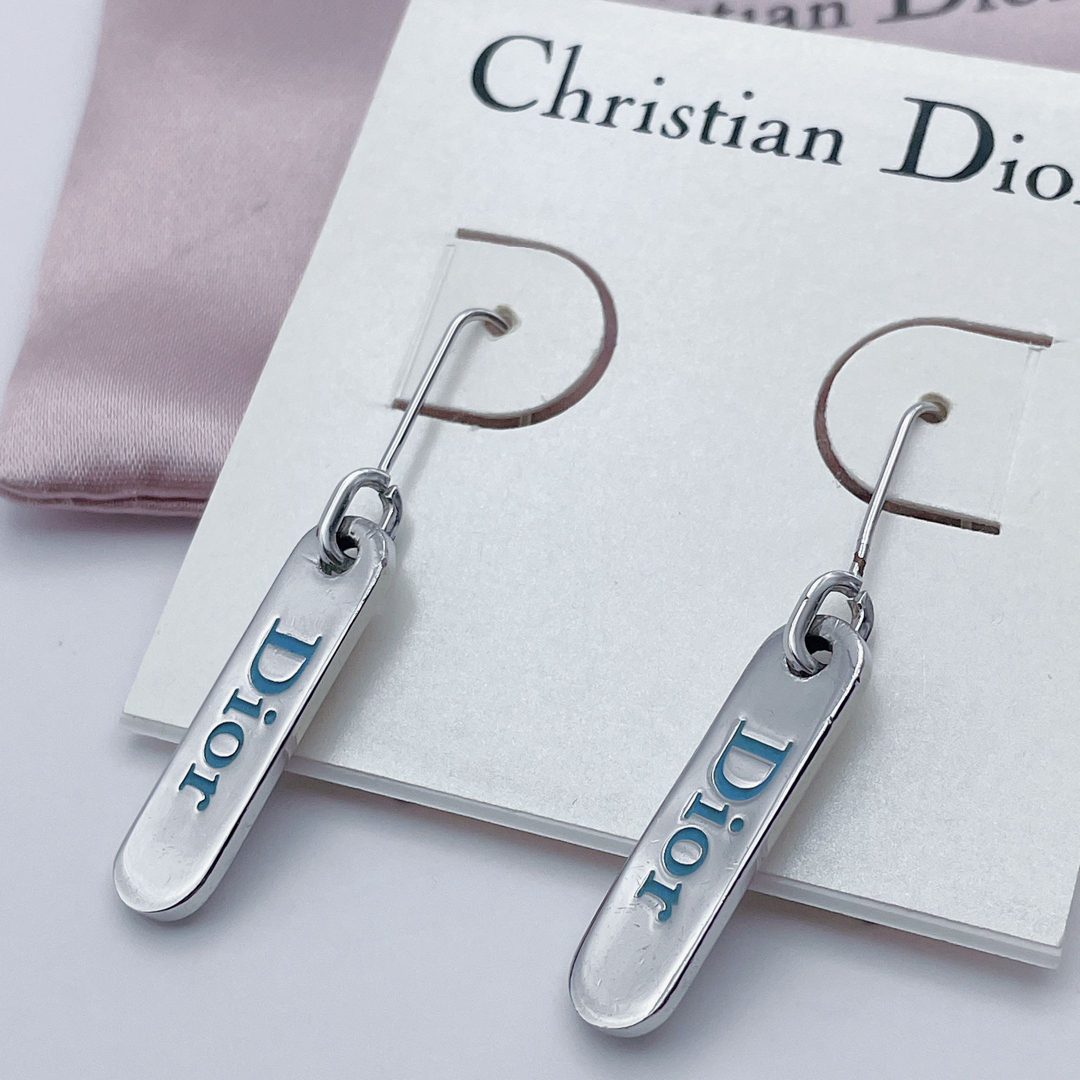 【極美品】Christian Dior ピアス　フック　シルバー　ロゴ | フリマアプリ ラクマ