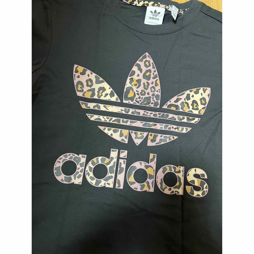 adidas レオパード柄